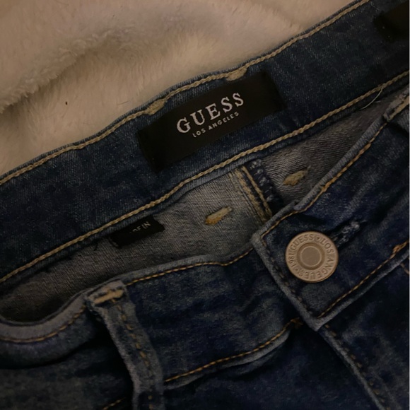 Dark wash blue Guess jeans size 32 - Picture 2 of 4